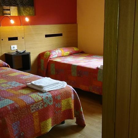 Hostal-Meson Vilasante Тріакастела Екстер'єр фото